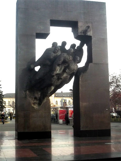Памятник героям - сербам в Биелине