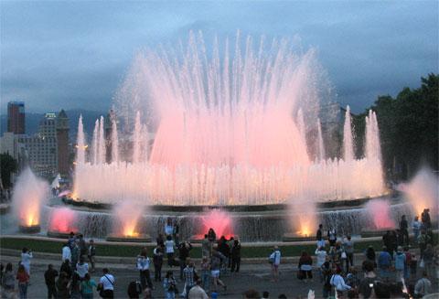 Поющий фонтан в Барселоне
