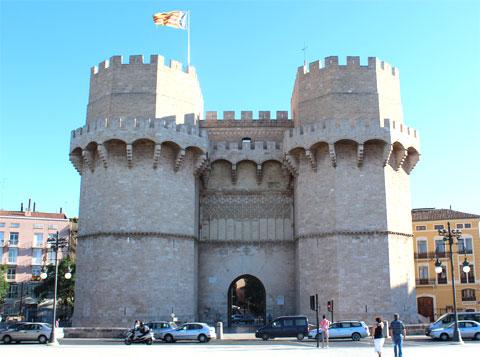 Крепостные башни Torres de Serranos в Валенсии