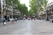 Ла Рамбла - главная туристическая улица Барселоны