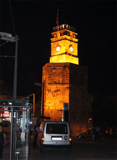 Башня с часами в Анталии