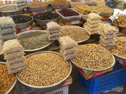 Орехи на рынке в Анталии