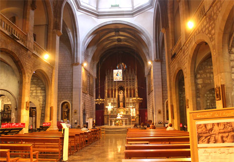 Внутри церкви Església de Sant Jaume