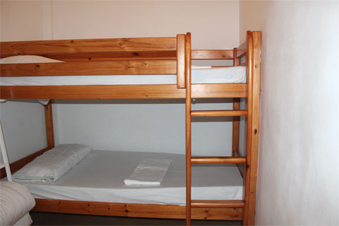 Детская спальня в номере отеля Bcn Internet Apartments