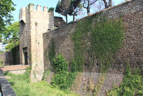Крепостная стена в Барселоне