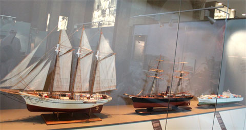 Модели кораблей в морском музее Барселоны
