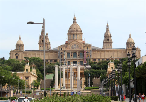 Здание Национального дворца в Барселоне