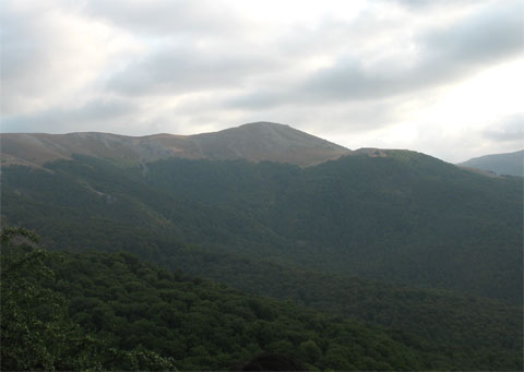 Гора Роман-Кош - высочайшая точка Крымских гор