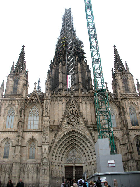Кафедральный собор Святого Креста и Святой Евлалии, или 
Готический собор в Барселоне