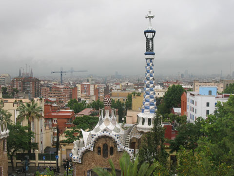 Вид на Барселону со смотровой площадки парка Гуэля