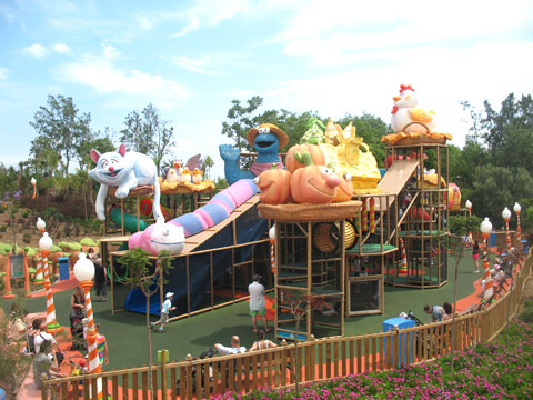 Порт-Авентура - детская площадка с горками и лазилками