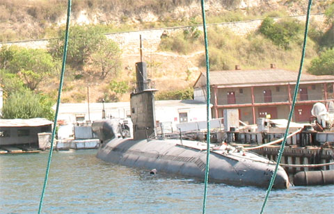 Подводная лодка в Севастопольской бухте