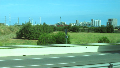 Нефтеперерабатывающий завод в Таррагоне