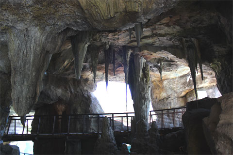 Пещера Китум