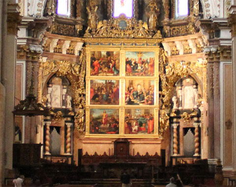 Главный алтарь Кафедрального собора