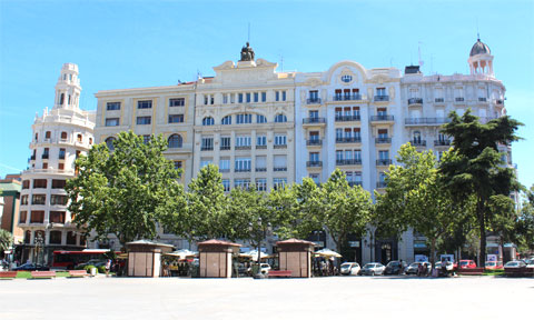 Здания на Plaza del Ayuntamiento