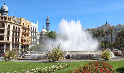 Фонтан на Plaza del Ayuntamiento