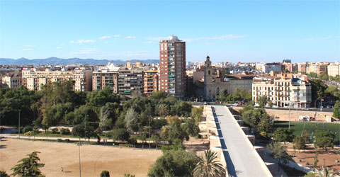 Вид на Валенсию с ворот Torres de Serranos