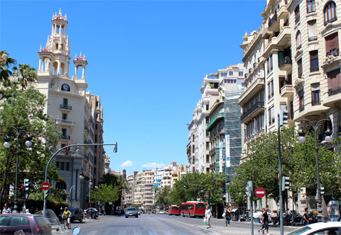 Вид на Plaza del Ayuntamiento с привокзальной площади Валенсии